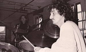 Lors d'une pratique avec le groupe jazz-rock 'Tight Rope', 1989.